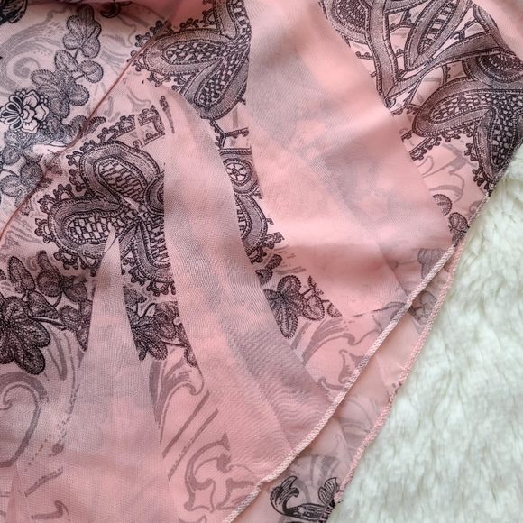 Espresso butterfly sheer sleeve blouse, gathered side, pink with gray design, md - Picture 4 of 8